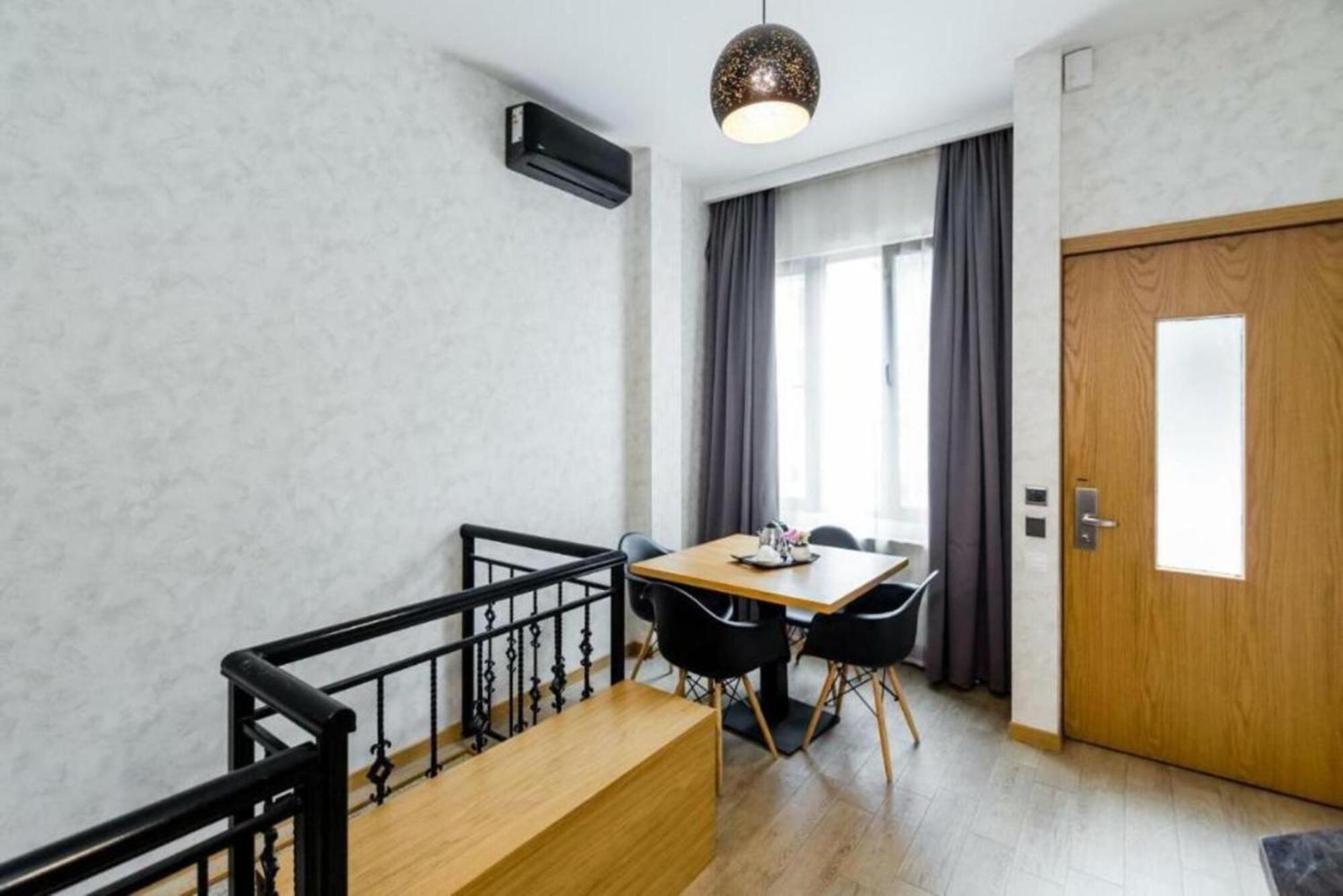 Rasta Maidan Hotel Tbilisi Exterior photo